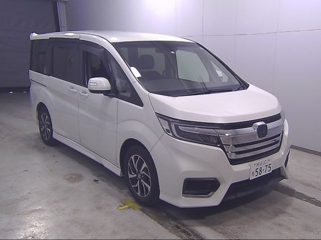 10211 Honda Step wagon RP3 2018 г. (Honda Tokyo)